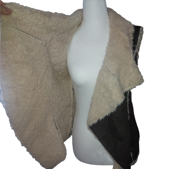 Knox Rose M Open Front Faux Fur Vest Over Coat Sleeveless Patchwork Brow… - Picture 3 of 5